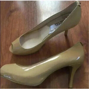 MICHAEL KORS Tan Peep Toe Heels